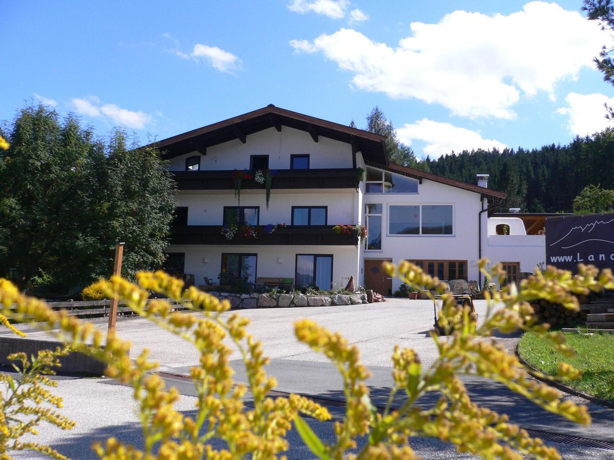 Landhaus Almdorf Hotell Sankt Johann in Tirol Exteriör bild